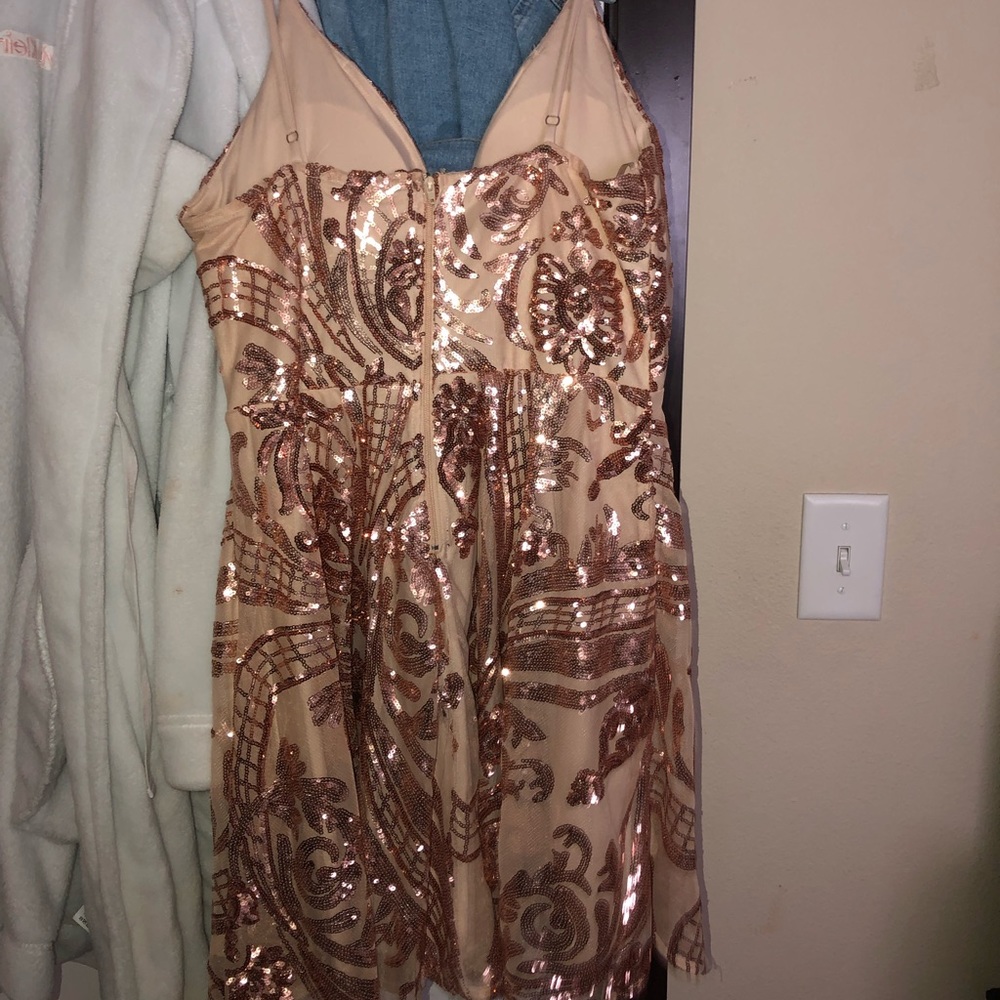 Dress - Picture 3 of 5